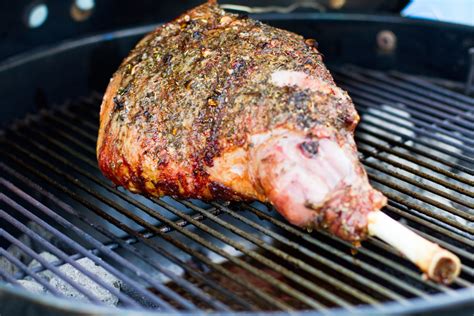 how long to cook boneless leg of lamb on gas grill